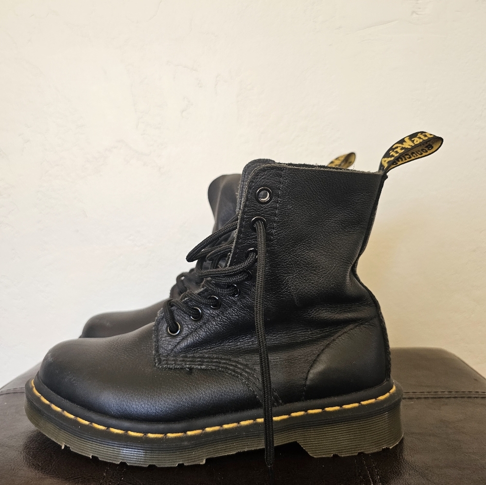 Dr. Martens Classics Black Leather‎ Grunge Rock Punk Combat Boots Sz EU 36 US 5
